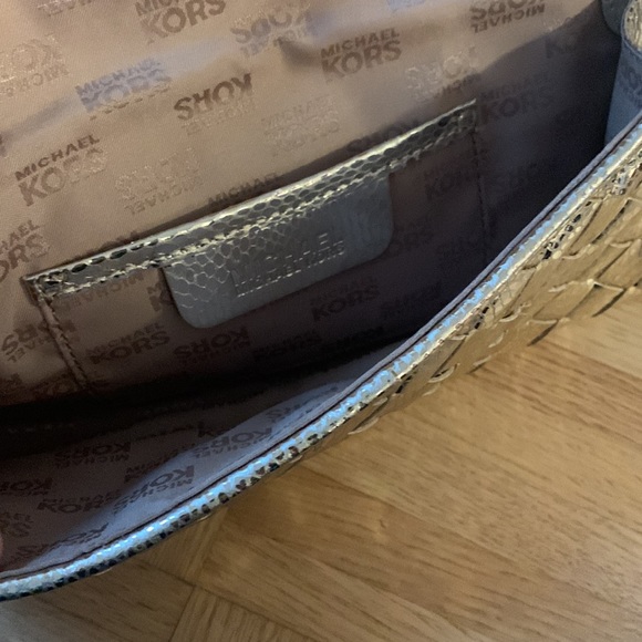 Michael Kors Gold Leather clutch - Picture 4 of 4
